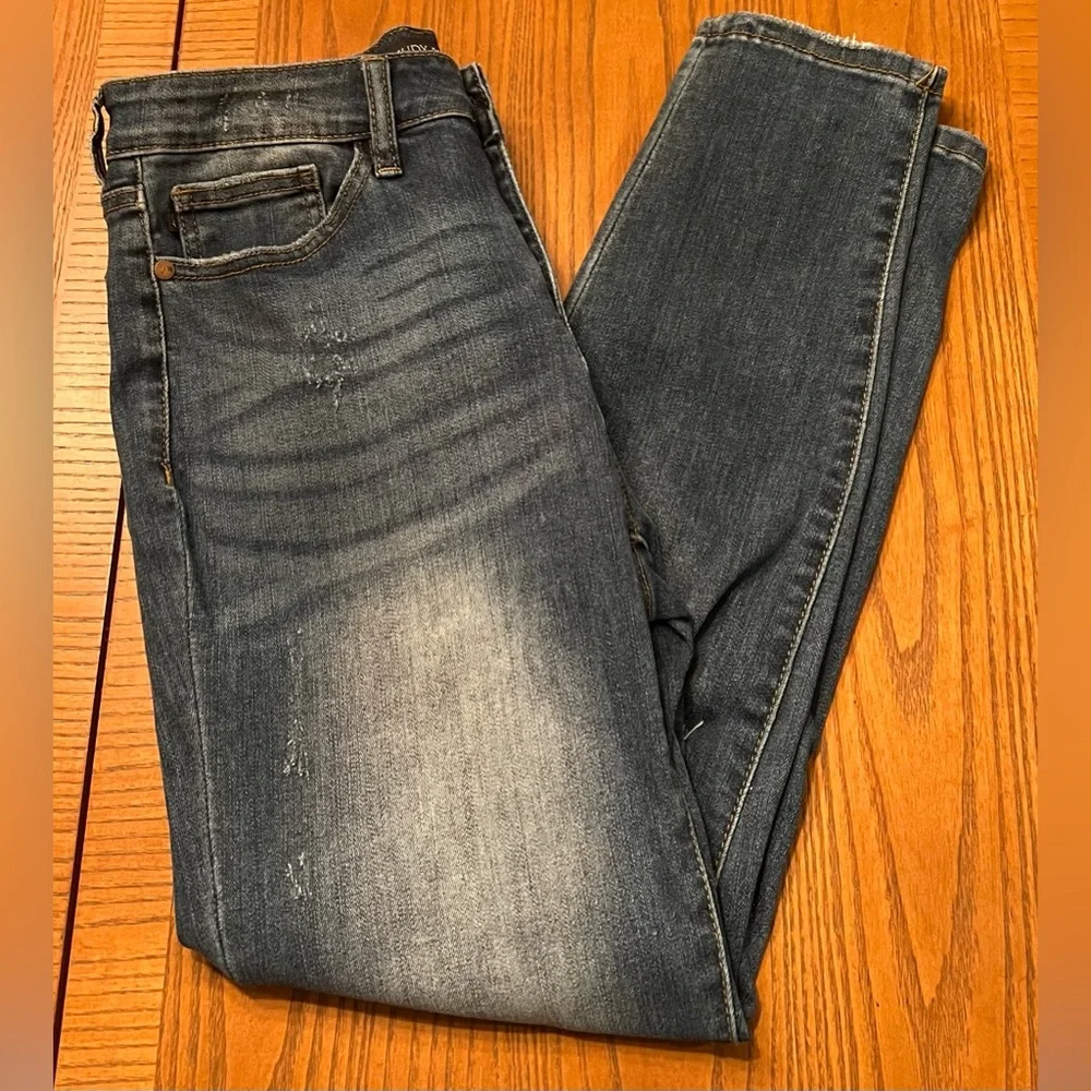 Judy Blue Mid Rise Relaxed Fit Distressed Cropped Blue Denim‎ Jeans Size 30